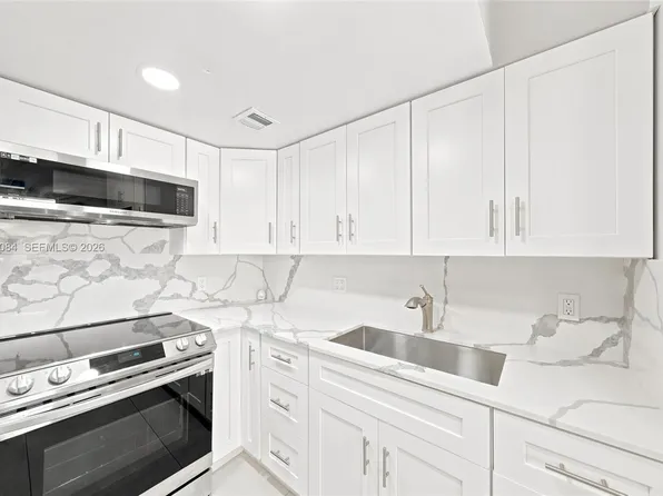 5255 W 26th Ct #803, Hialeah, FL 33016