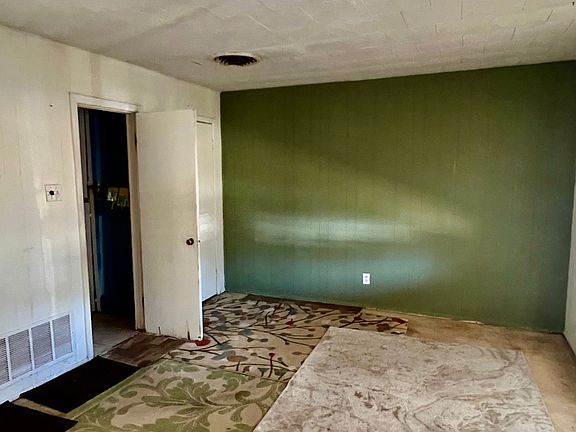 5th image of 707 E Sanger St