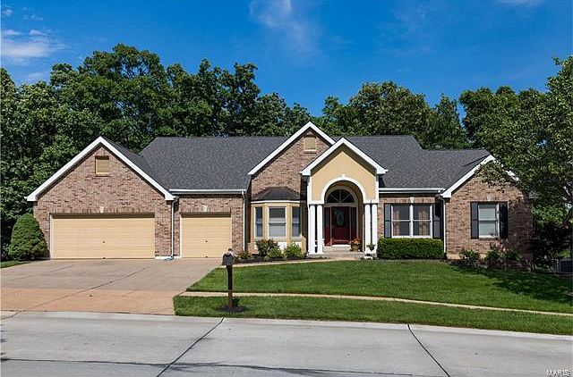 1st image of 370 Turnberry Place Dr