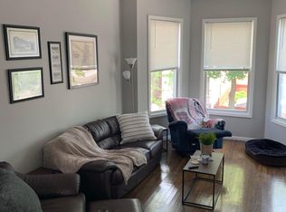 447 W 42nd Pl #2, Chicago, IL 60609