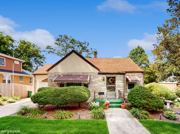 209 Lincoln St, Lemont, IL 60439