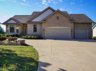 2022 Kingscote Cir NE, North Canton, OH