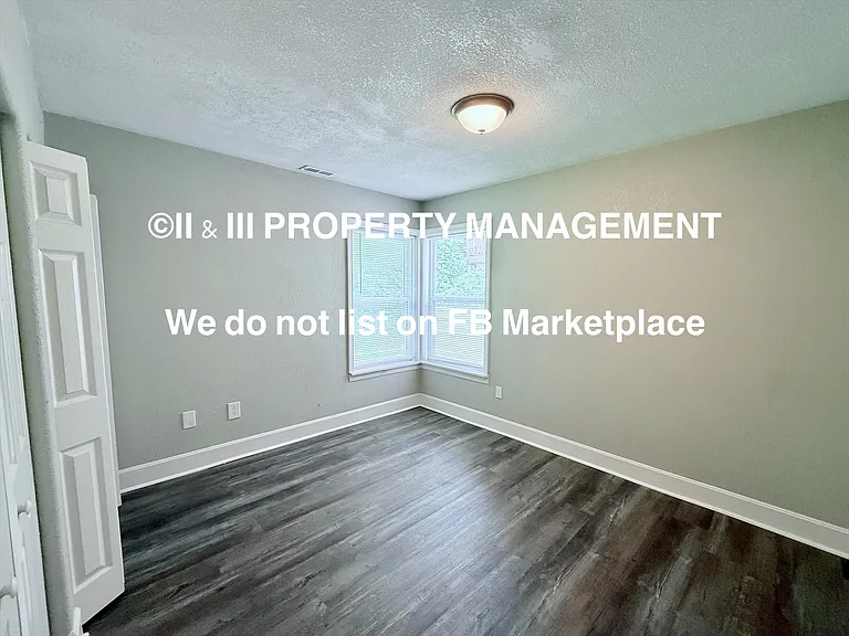 1114 S Scott Ave — Photo 3