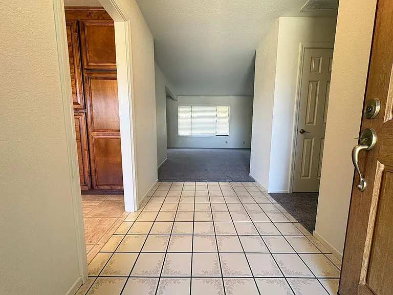 762 Corvey Cir — Photo 4