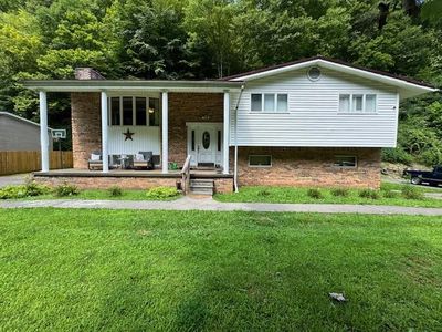8478 Interstate Hwy, Ikes Fork, WV, 24845