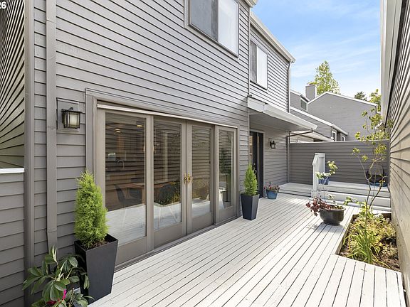 2nd image of 32 Greenridge Ct
