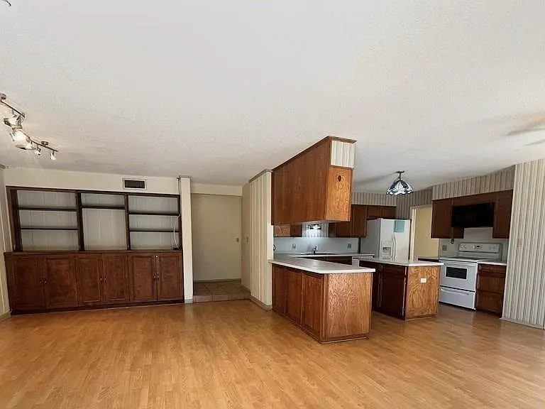 5611 La Estrella Cir — Photo 5