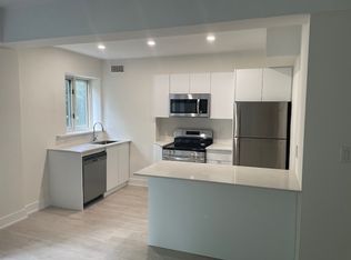 110 Saint Clair Ave W, Toronto, ON