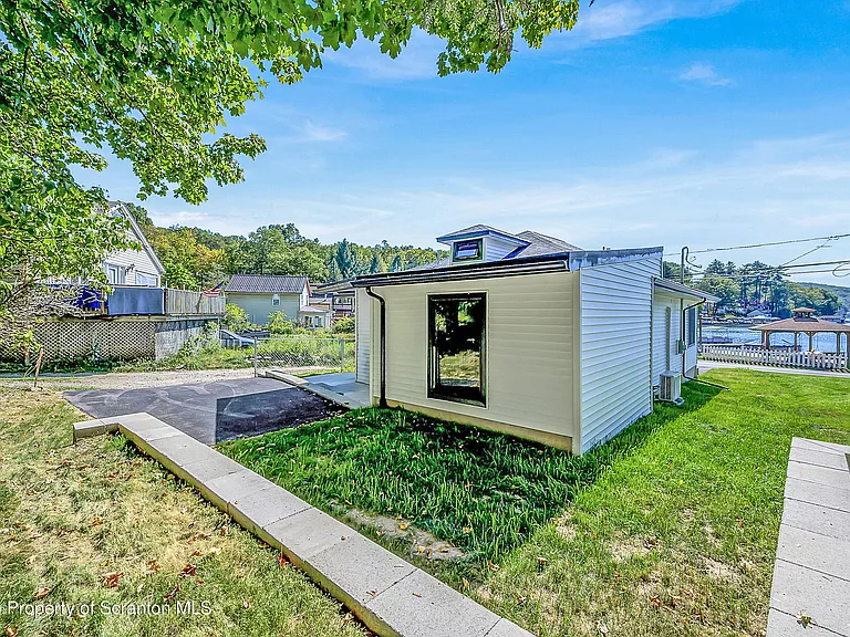 1262 Lake Rd — Photo 11