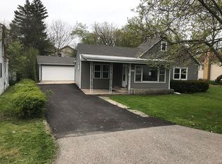 614 Lagoon Ter, Round Lake Beach, IL 60073