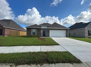 108 Nandina Dr, Scott, LA 70583