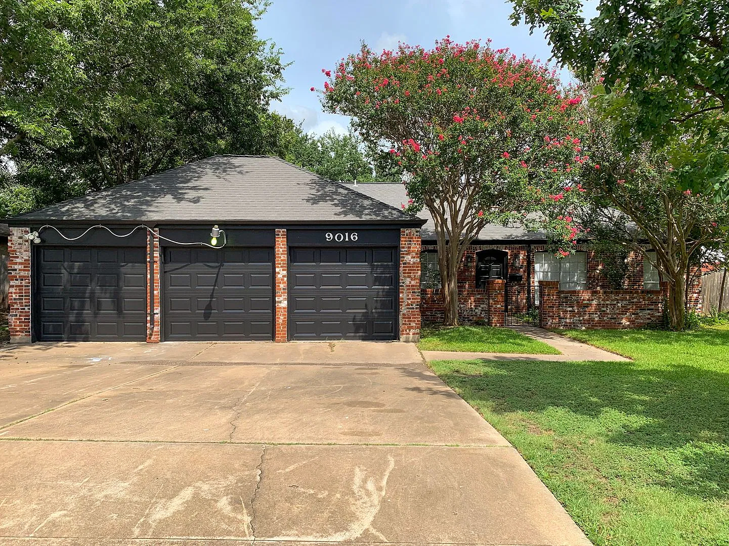 Gorgeously remodeled home available in Quail Creek! — Photo 2