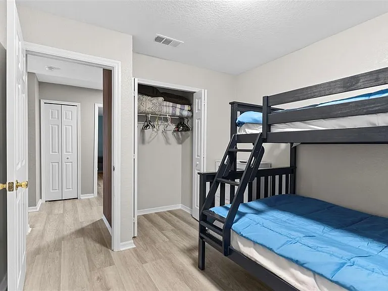215 Gleneagles Dr — Photo 26