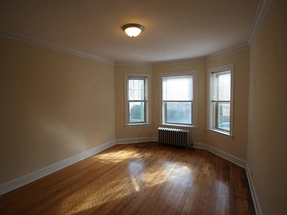 2318 W Granville Ave #2