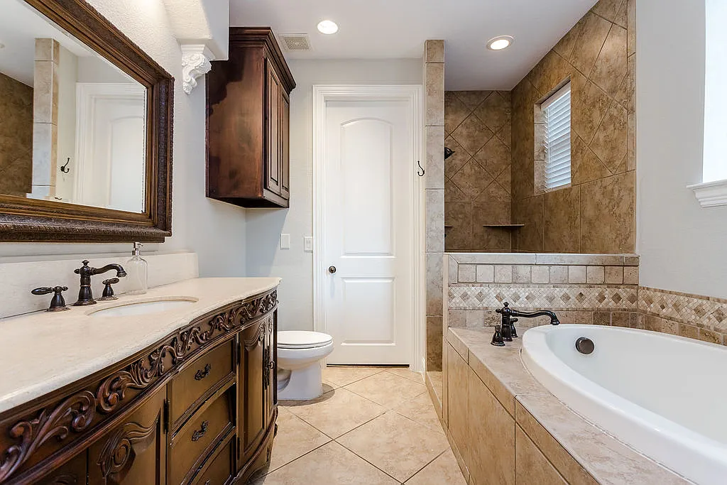 3 bed, 2944 sqft, $4,500 — Photo 2