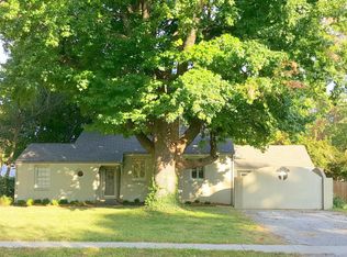 2042 S Holland Ave, Springfield, MO 65807