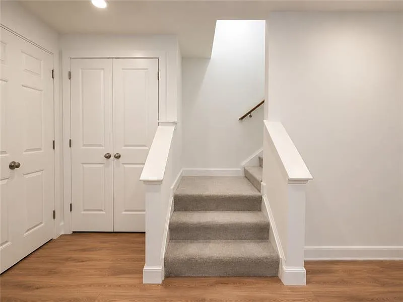 3 bed, 2.5 bath, 2131 sqft, $3,500 — Photo 3