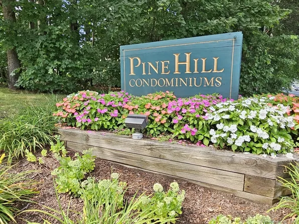 15 Wiggins Farm Drive #H, Simsbury, CT 06070