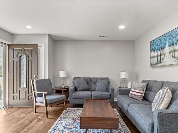 4th image of 8031 N Silvery Ln