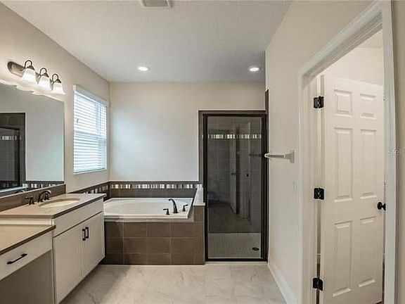 5th image of 13243 Batten Ln