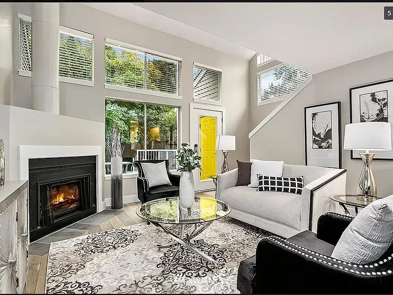 11801 NE 105th Ct — Photo 1