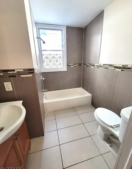 222 Amherst St #2 — Photo 8