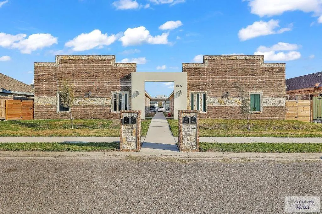 2 bed, 2.0 bath, 1065 sqft, $950 — Photo 1