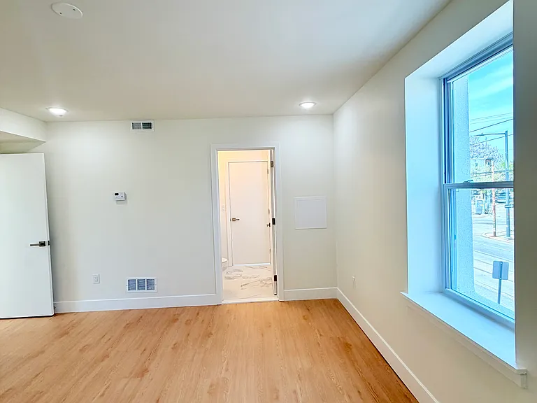 4212 Lancaster Ave #202 — Photo 13
