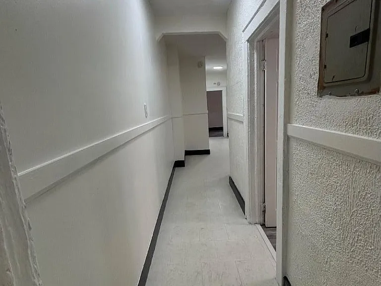 413 Lyons Ave — Photo 7