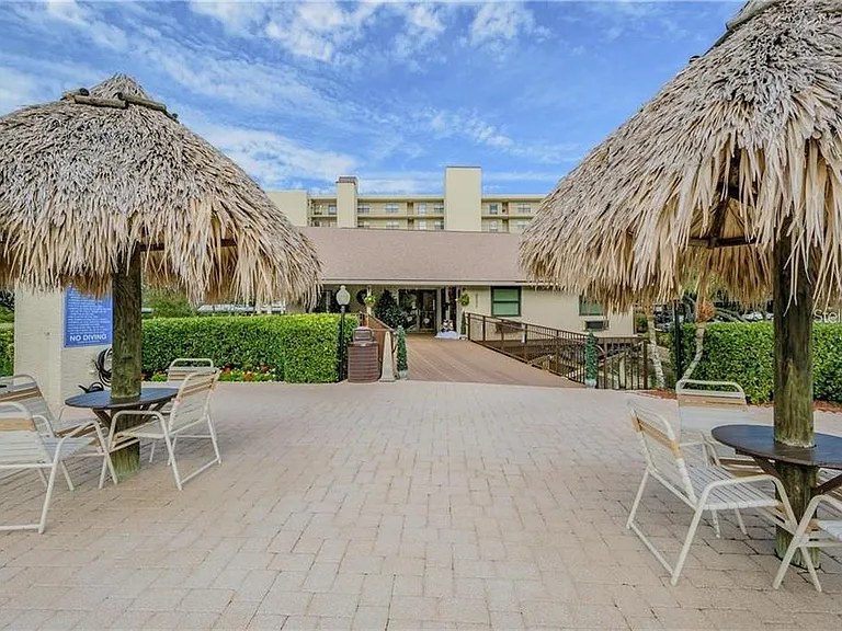 2700 Cove Cay Dr #1-6D — Photo 25