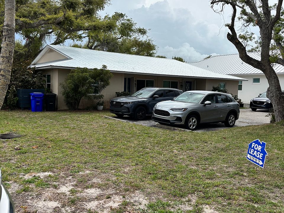 1st image of 910 Tropic Dr