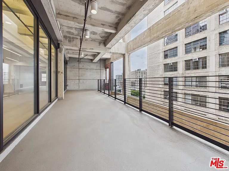 808 S Broadway #7 — Photo 11