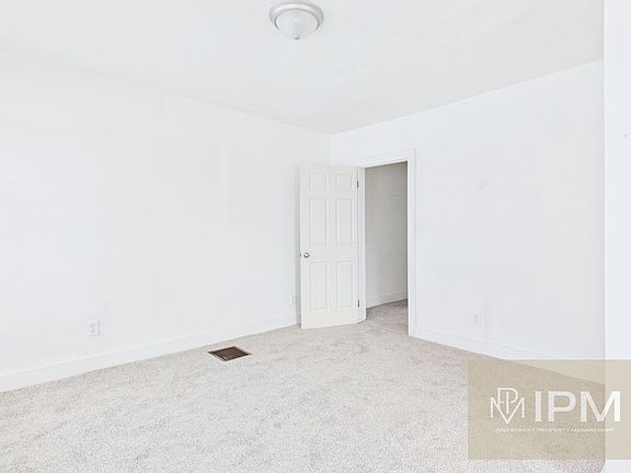 5th image of 442 N 2nd Ave