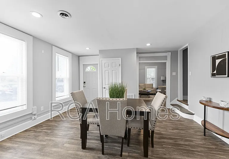 1448 Woodlawn Ave — Photo 5