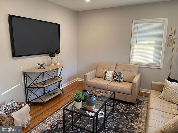 4th image of 66 W Center Ave