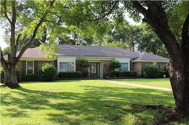 1st image of 445 Arrowhead Dr
