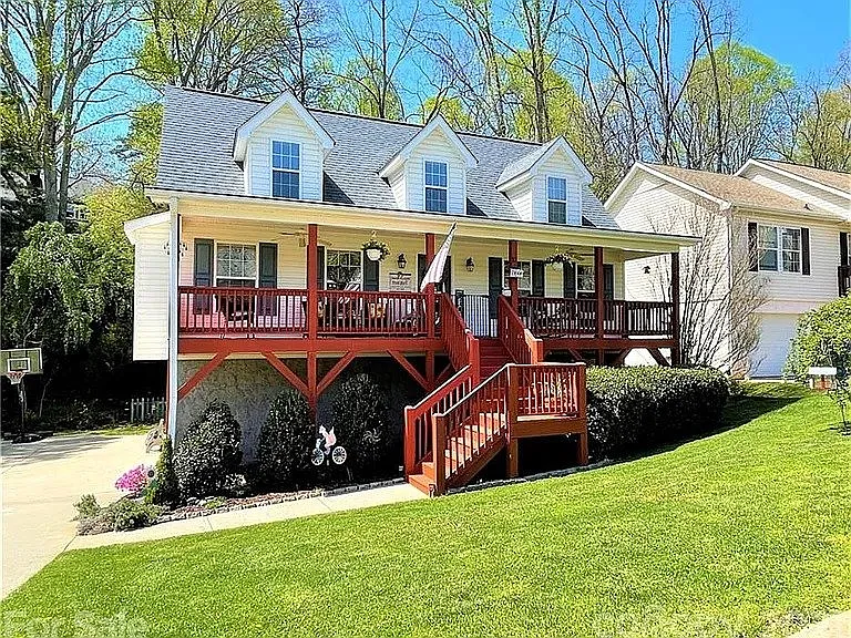 17 Grove Garden Ave — Photo 3