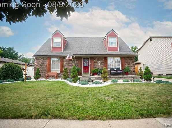 25058 Montebello Dr, Woodhaven, MI 48183