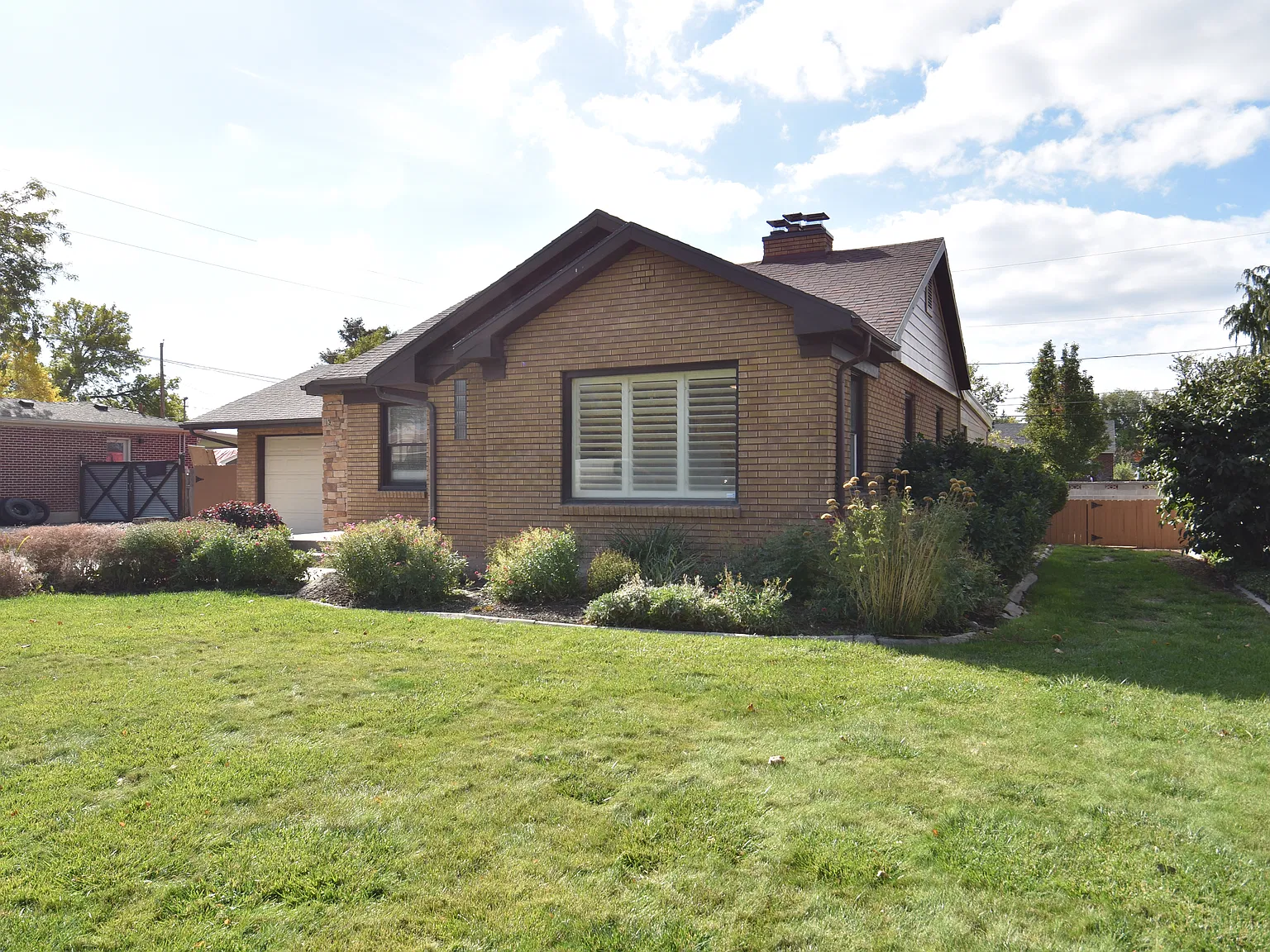 5 bed, 2.5 bath, 2334 sqft, $3,099 — Photo 1