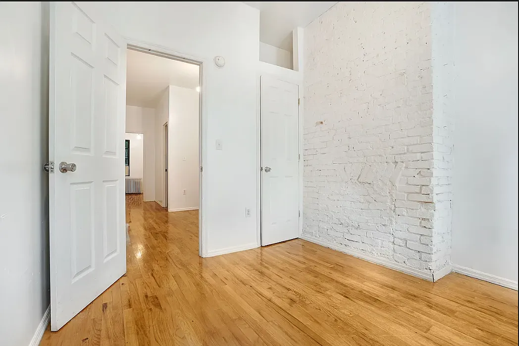 95 North Seventh Street — Photo 1
