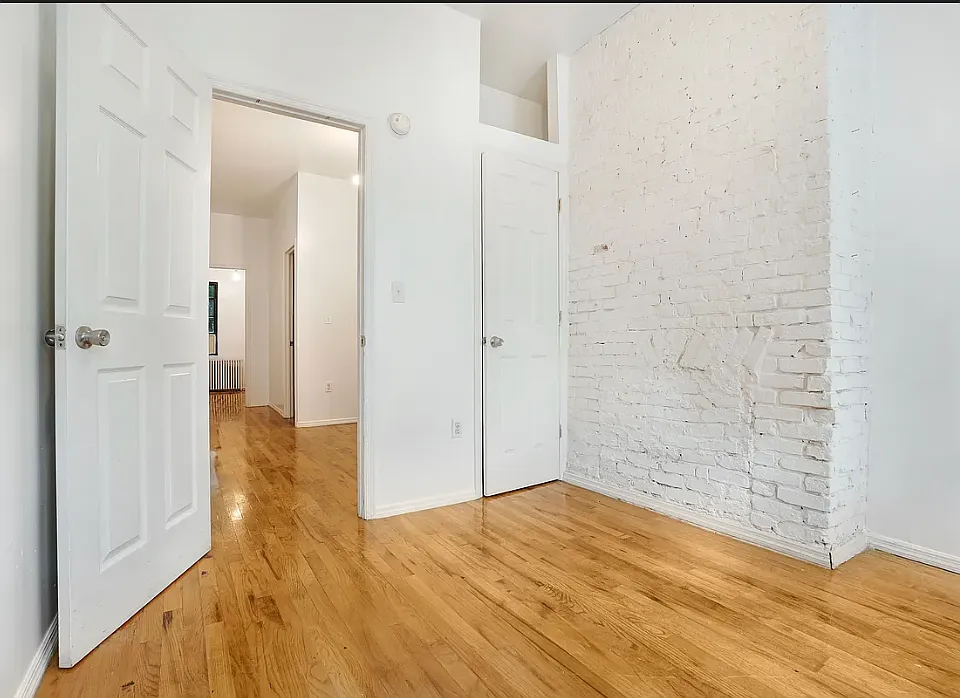 95 N 7th St #1R