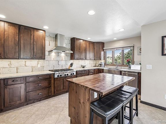 4th image of 8394 Crestview Drive