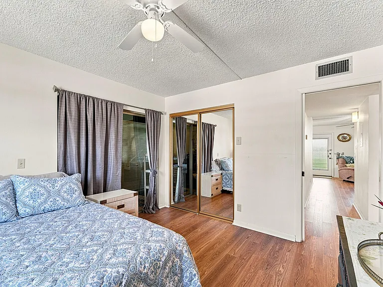 246 Normandy Ln #F — Photo 17