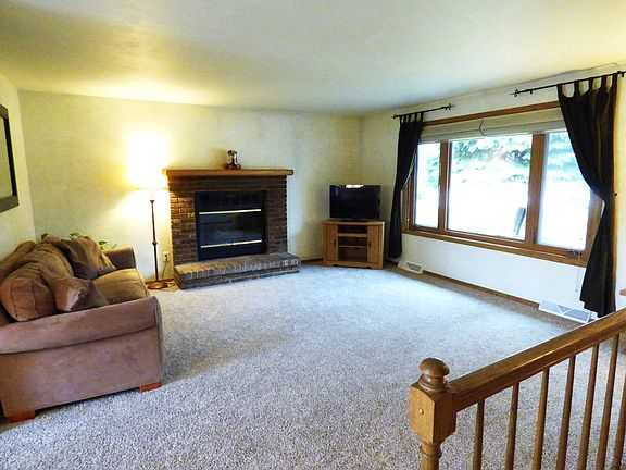 3rd image of 2442 Golden Meadow Dr