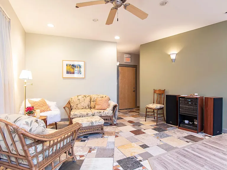 1128 Florence Ave #1E — Photo 10