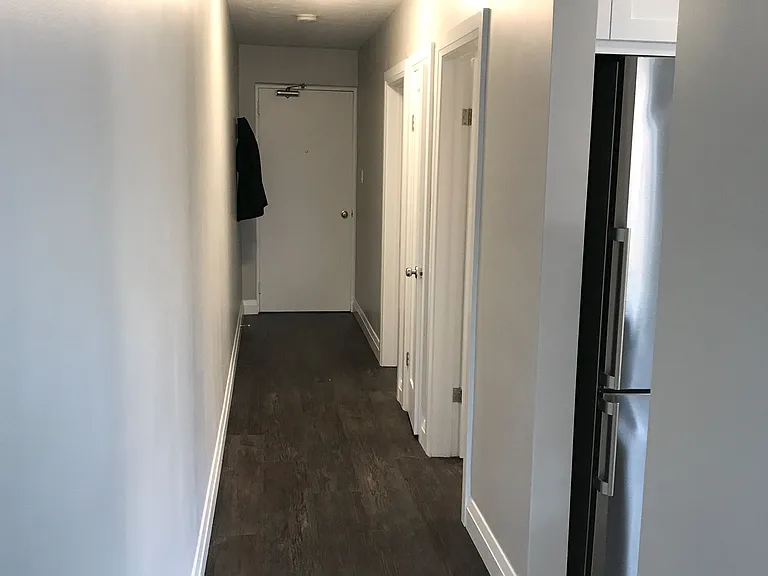 273 Lakeshore Rd E #1 — Photo 4