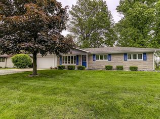 27 Birch Dr, Chatham, IL 62629