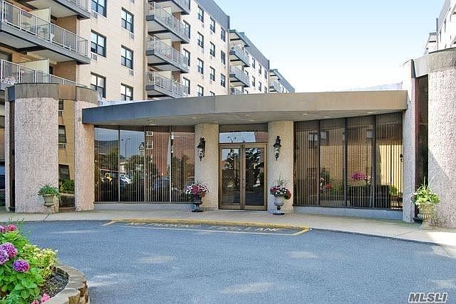 1st image of 854 E Broadway APT 5R