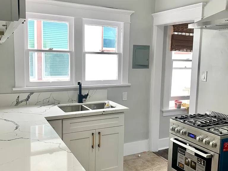 55 Roswell Ave #9 — Photo 2