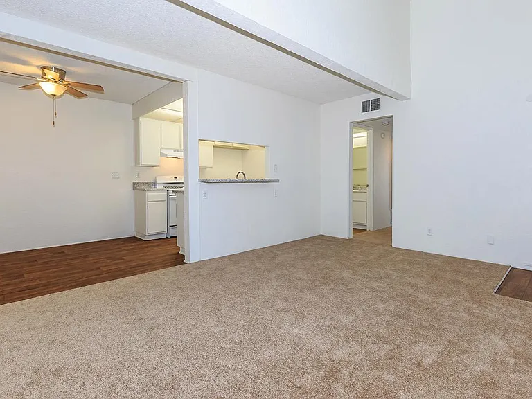 Carlyle Square Apartment Homes — Photo 11